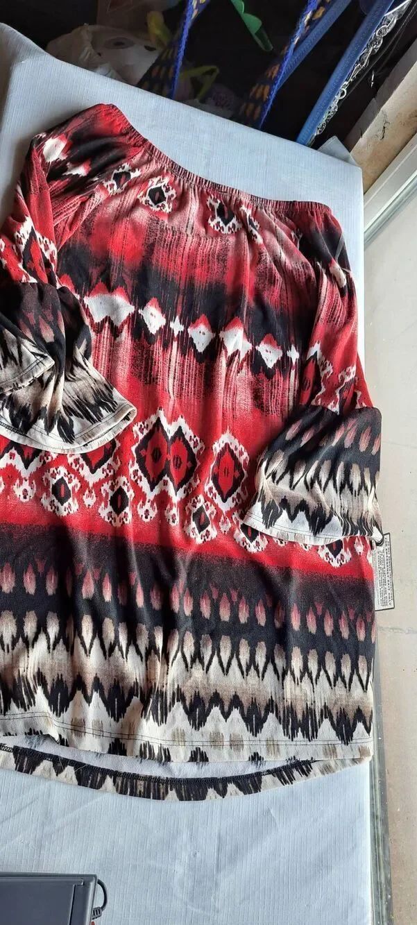 New Womens Small Red & Black Top with Bell 3/4 Sleeves - Picture 2 of 4